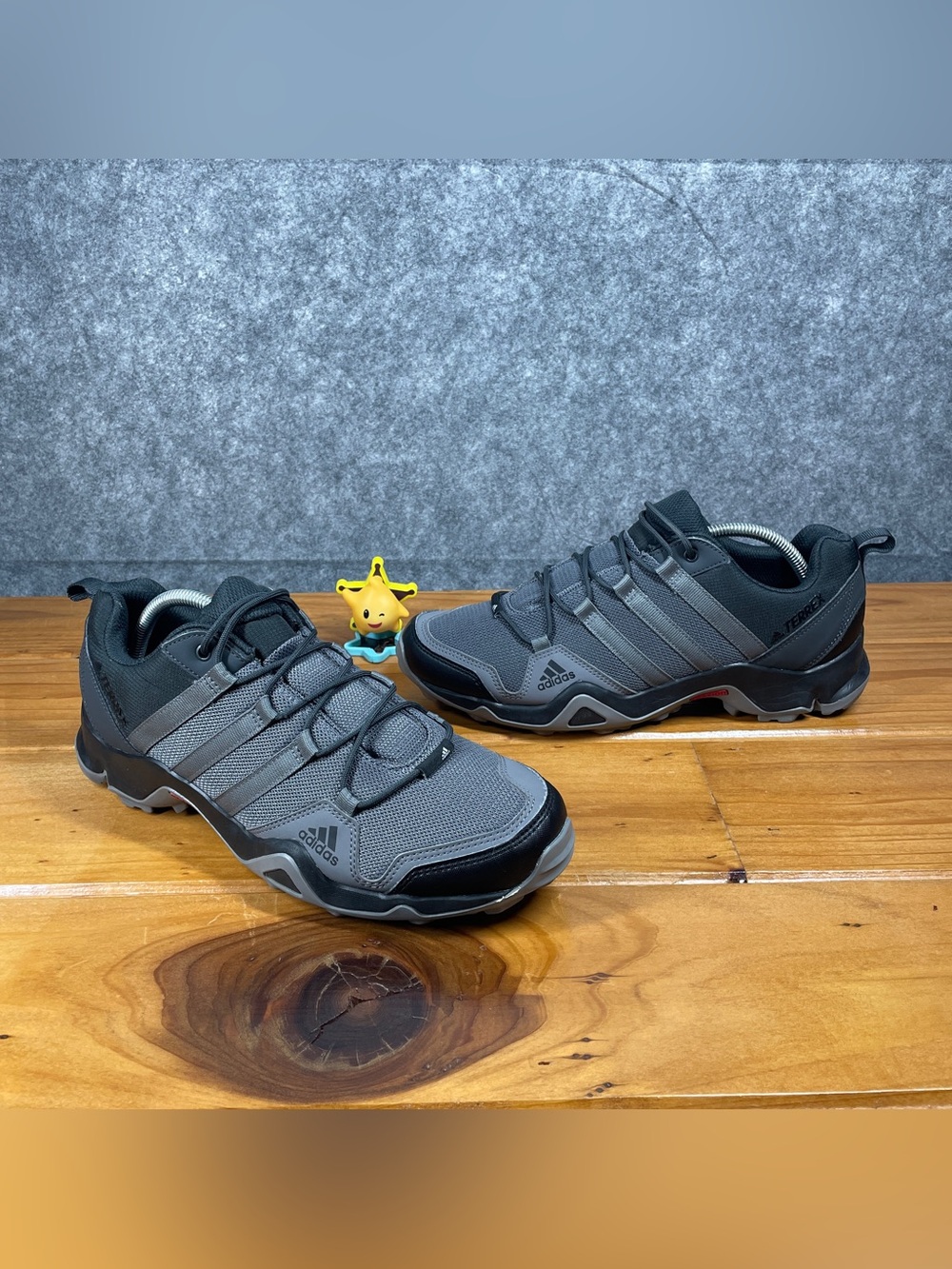 Adidas Terrex AX2R MENS SIZE 10 Gray Black Trail Hiking Shoes CM7728 Outdoor